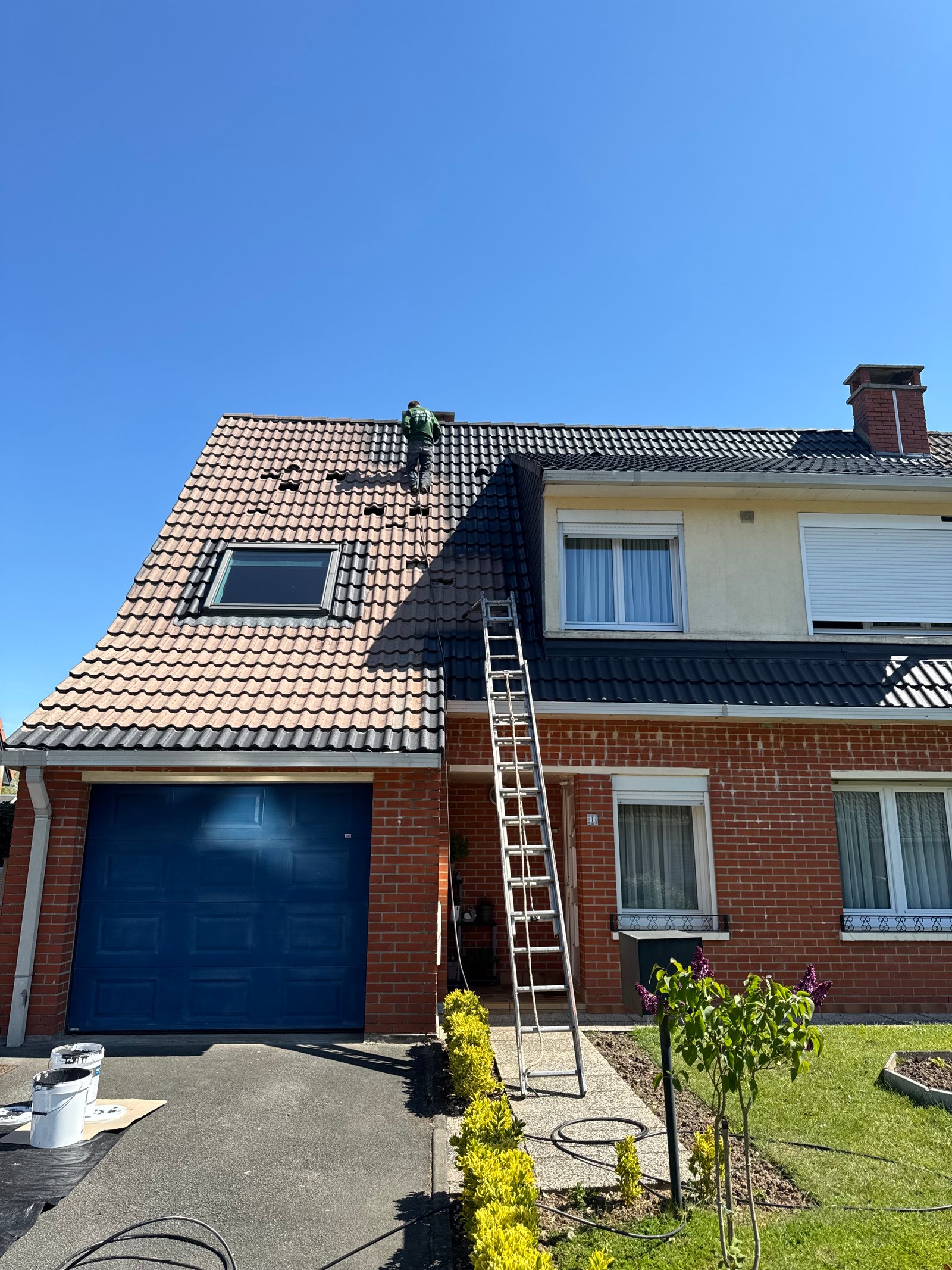 Nettoyage toiture et Hydrofuge coloré - Photo 2